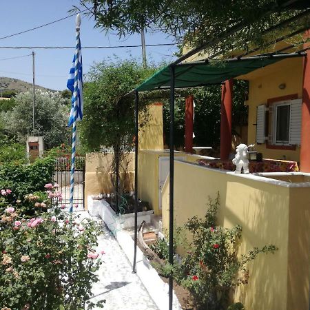 Relaxing Beautiful Holiday Home Lavrion Exterior photo